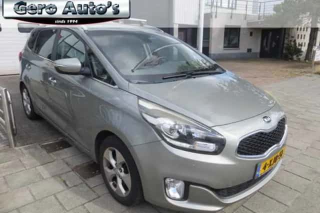 Kia Carens (2014) thumbnail 5