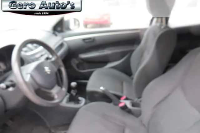 Suzuki Swift (2012) thumbnail 2