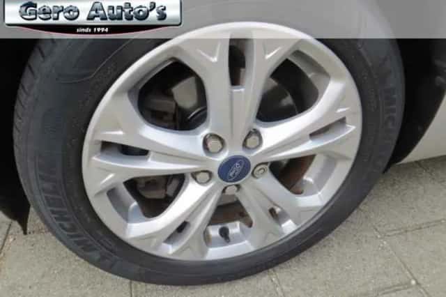 Ford S-Max (2013) thumbnail 2