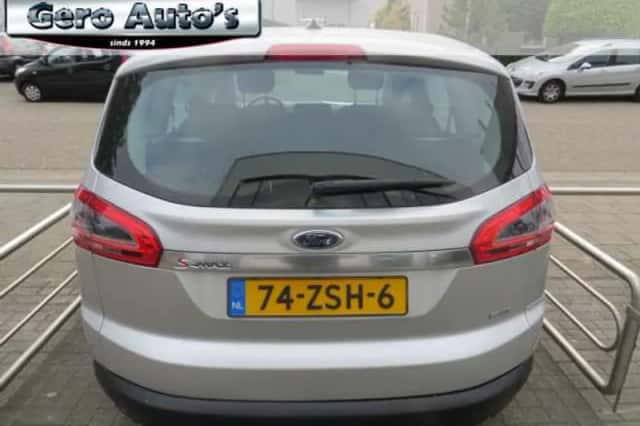 Ford S-Max (2013) thumbnail 3