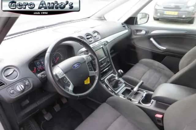 Ford S-Max (2013) thumbnail 4