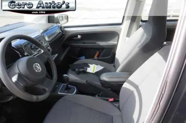 Volkswagen Up! (2014) thumbnail 2