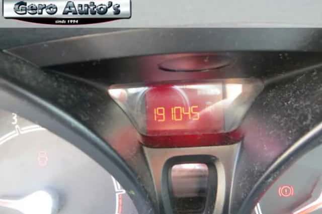 Ford Fiesta (2009) thumbnail 4