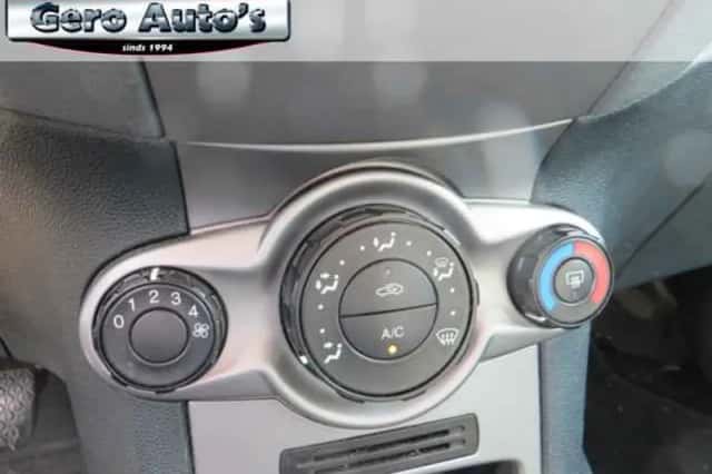 Ford Fiesta (2009) thumbnail 6