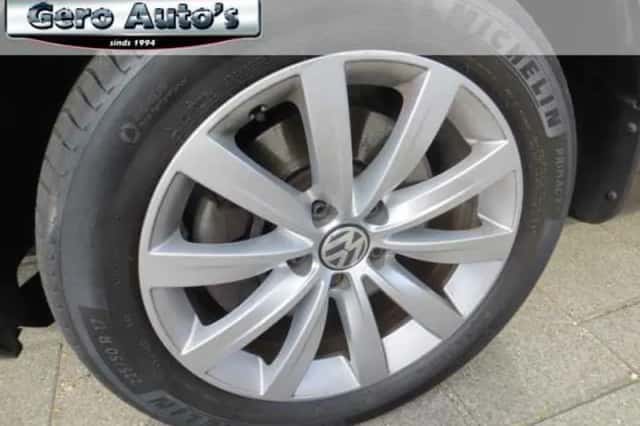 Volkswagen Sharan (2011) thumbnail 2
