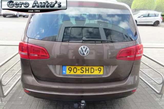 Volkswagen Sharan (2011) thumbnail 3