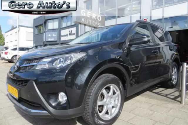 Toyota RAV4 (2015) thumbnail 1
