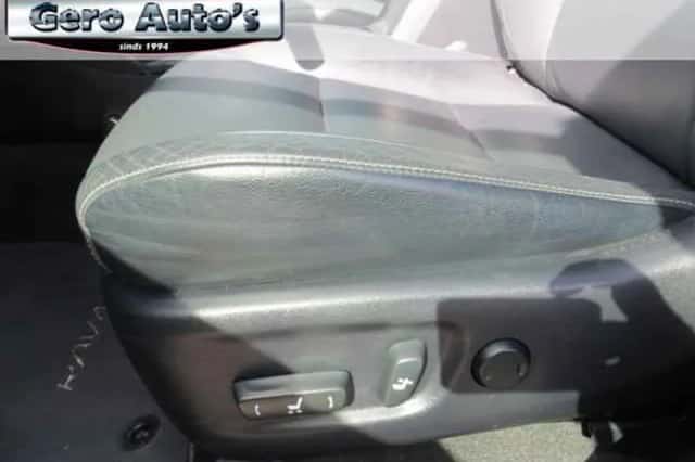 Toyota RAV4 (2015) thumbnail 3