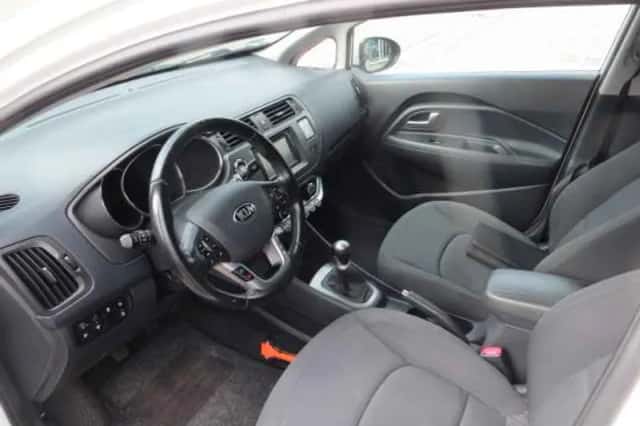 Kia Rio (2014) thumbnail 2