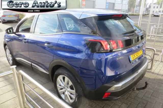 Peugeot 3008 (2019) thumbnail 3
