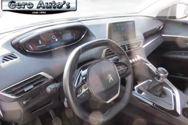 Peugeot 3008 (2019) thumbnail 6