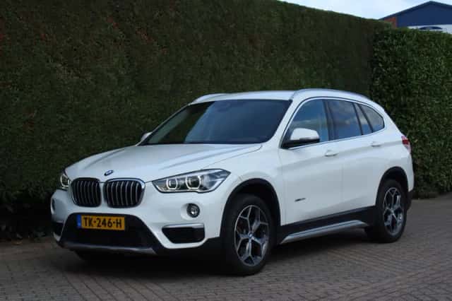 BMW X1 (2016) thumbnail 3