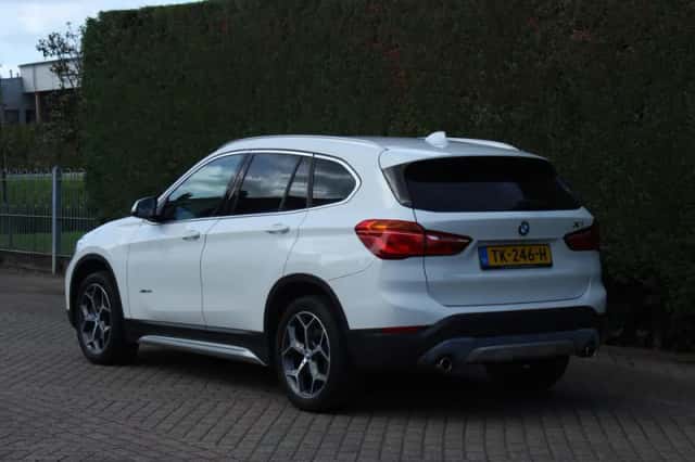 BMW X1 (2016) thumbnail 4