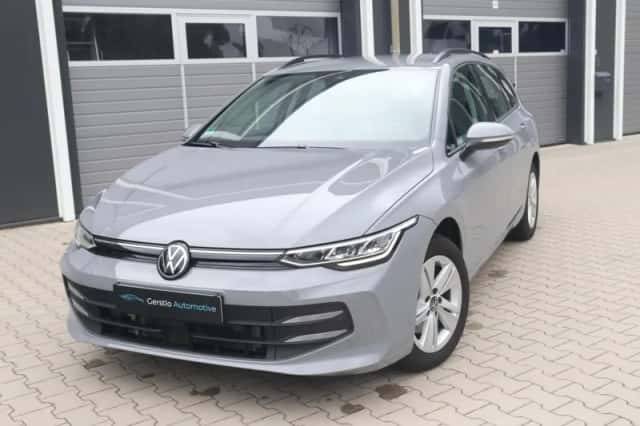 Volkswagen Golf (2024) thumbnail 2