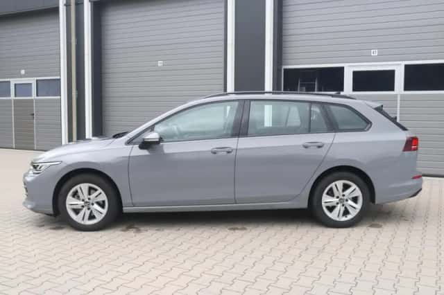 Volkswagen Golf (2024) thumbnail 4