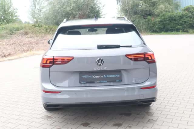 Volkswagen Golf (2024) thumbnail 6