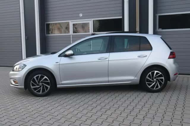 Volkswagen Golf (2018) thumbnail 3