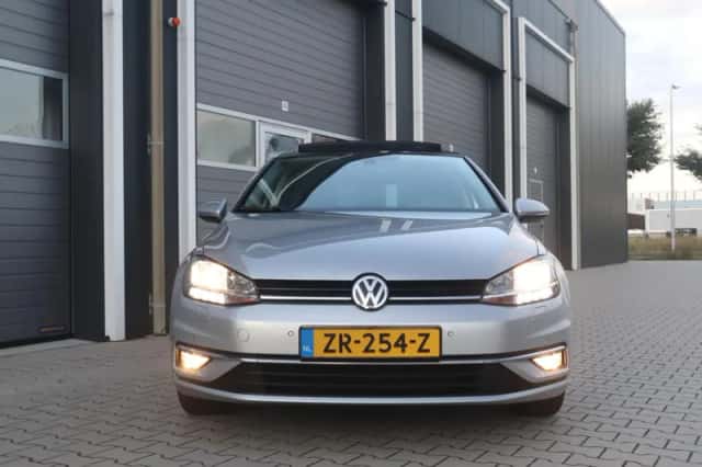 Volkswagen Golf (2018) thumbnail 4