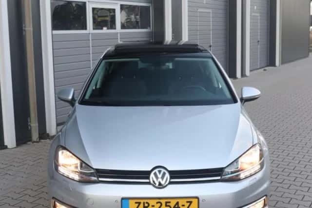 Volkswagen Golf (2018) thumbnail 5