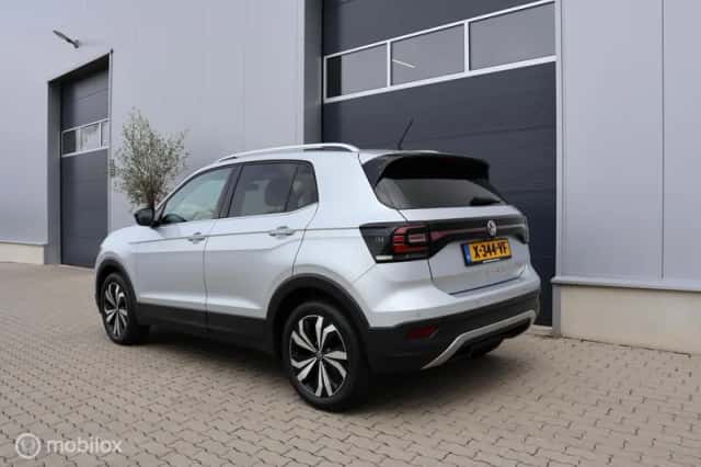 Volkswagen T-Cross (2019) thumbnail 3
