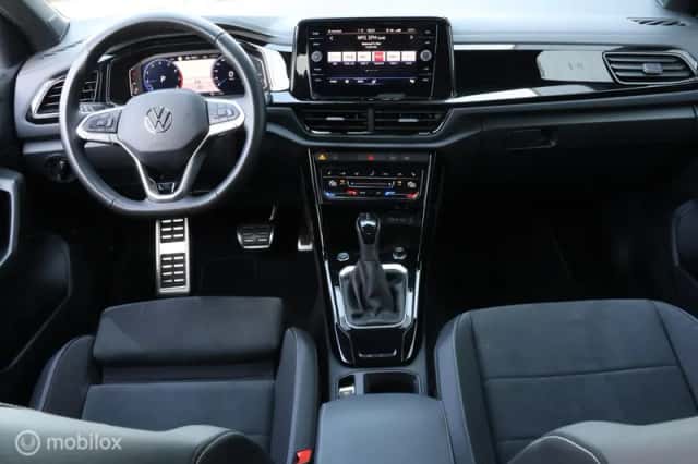 Volkswagen T-Roc (2024) thumbnail 5