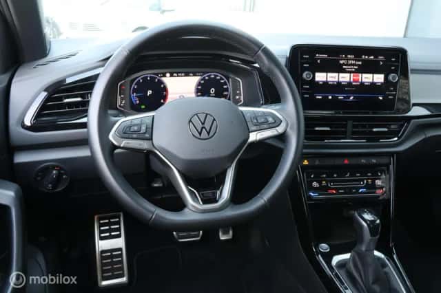 Volkswagen T-Roc (2024) thumbnail 6