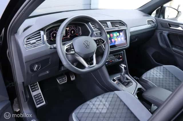 Volkswagen Tiguan (2022) thumbnail 2