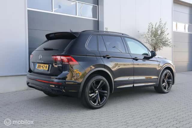 Volkswagen Tiguan (2022) thumbnail 3