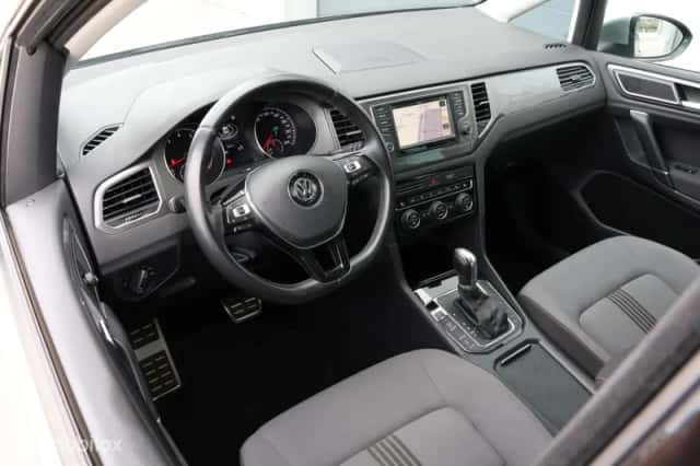 Volkswagen Golf Sportsvan (2016) thumbnail 2