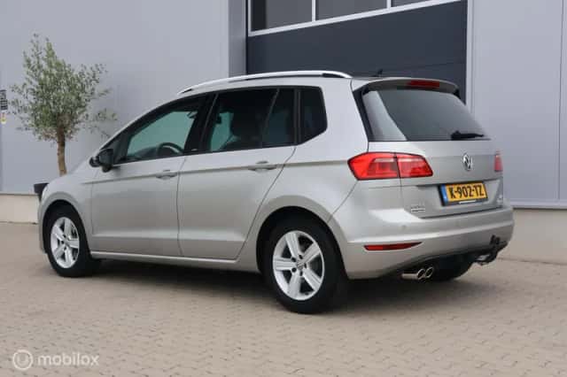 Volkswagen Golf Sportsvan (2016) thumbnail 5