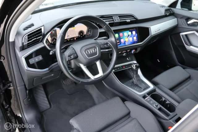 Audi Q3 (2022) thumbnail 2