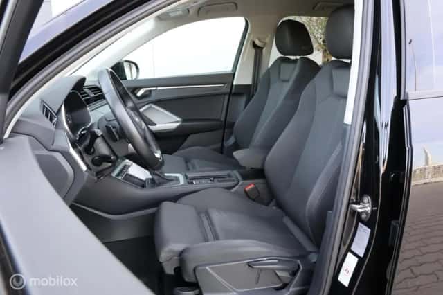 Audi Q3 (2022) thumbnail 5