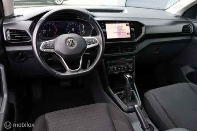 Volkswagen T-Cross (2019) thumbnail 2