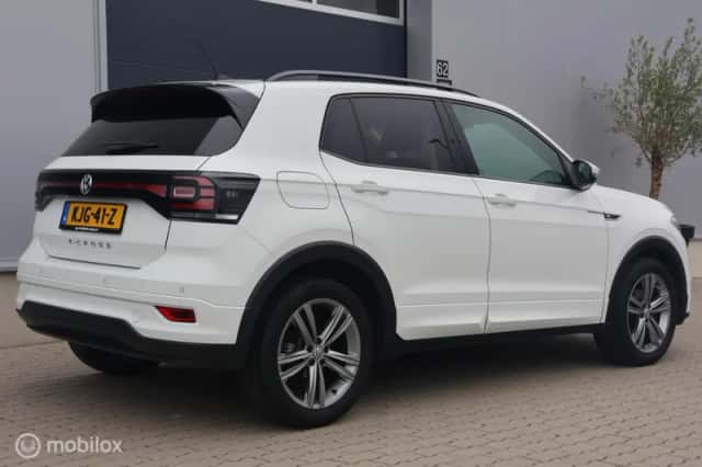 Volkswagen T-Cross (2019) thumbnail 3