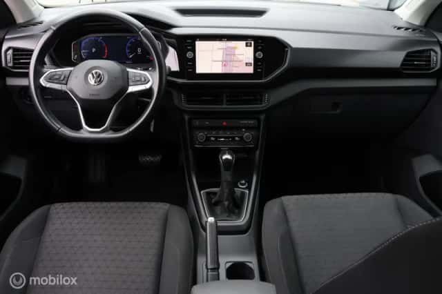 Volkswagen T-Cross (2019) thumbnail 4
