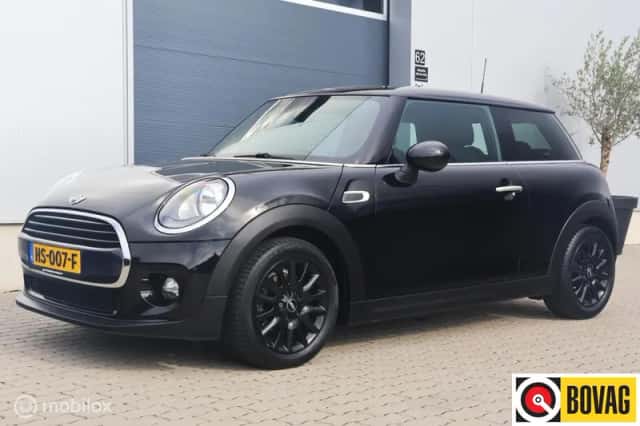 MINI Cooper (2015) thumbnail 1