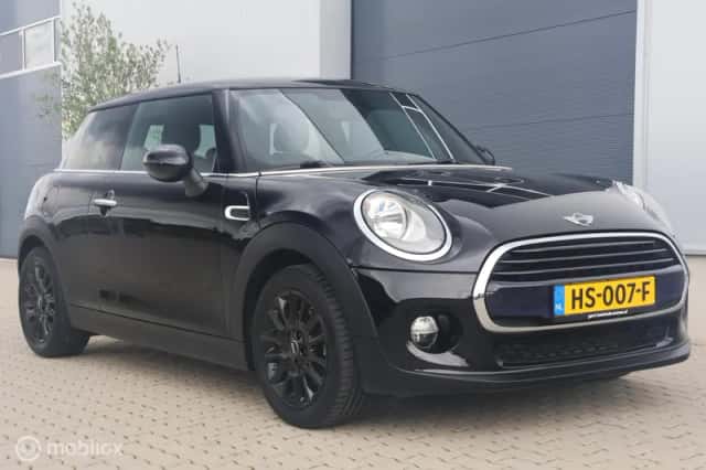 MINI Cooper (2015) thumbnail 3