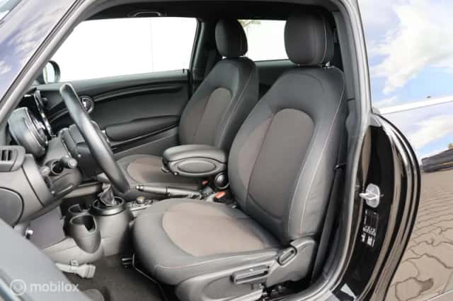 MINI Cooper (2015) thumbnail 6