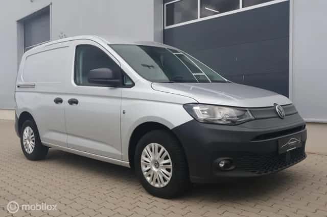 Volkswagen Caddy (2023) thumbnail 2