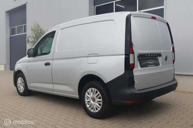 Volkswagen Caddy (2023) thumbnail 3