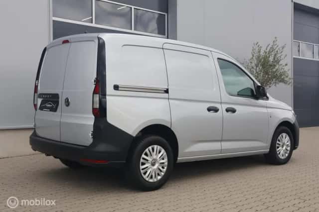 Volkswagen Caddy (2023) thumbnail 4