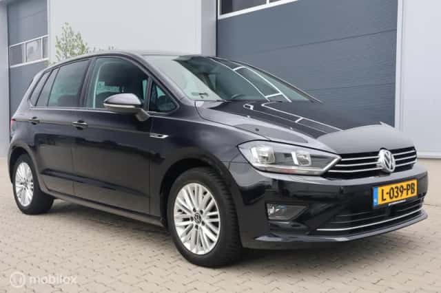Volkswagen Golf Sportsvan (2015) thumbnail 3