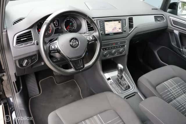 Volkswagen Golf Sportsvan (2015) thumbnail 5