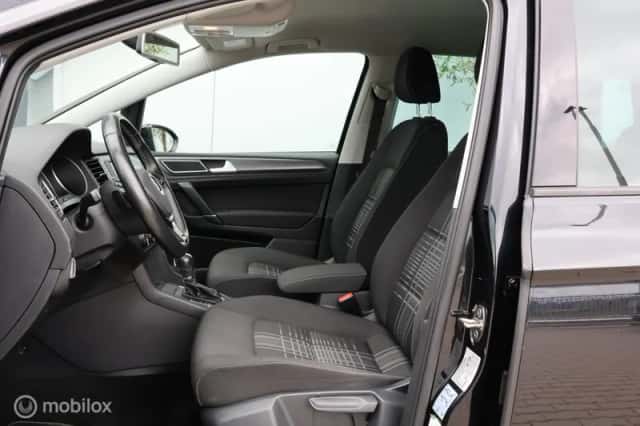Volkswagen Golf Sportsvan (2015) thumbnail 6