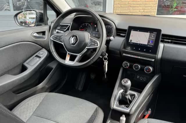 Renault Clio (2020) thumbnail 3