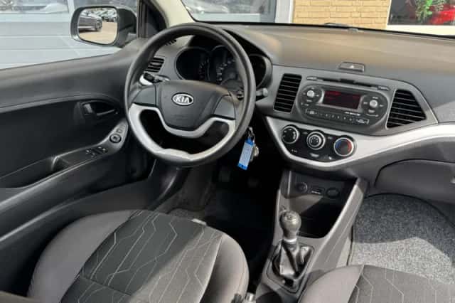 Kia Picanto (2012) thumbnail 4