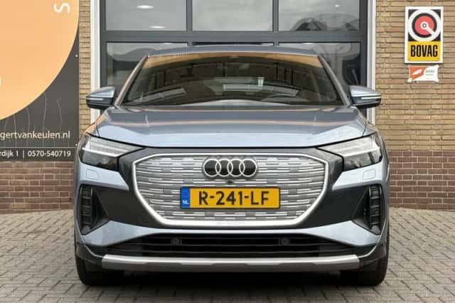 Audi Q4 e-tron (2022) thumbnail 2