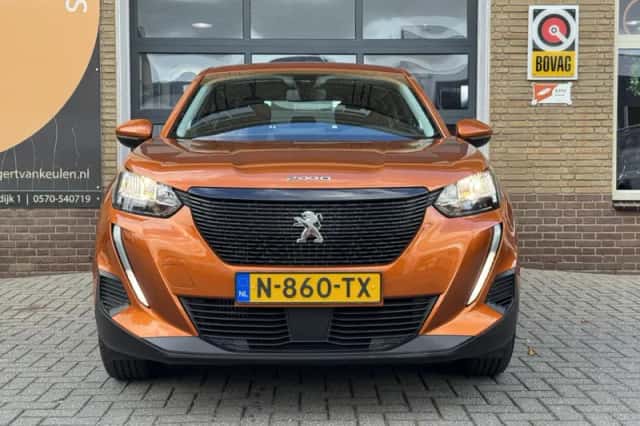 Peugeot 2008 (2022) thumbnail 2