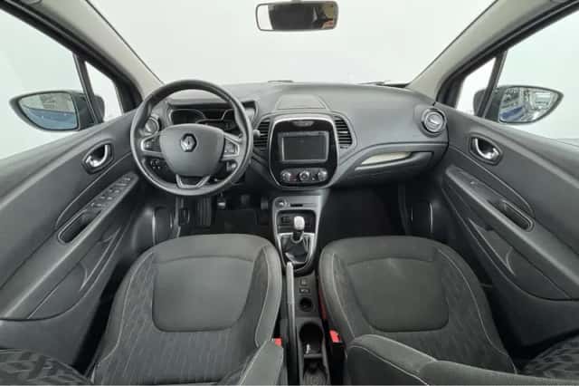 Renault Captur (2019) thumbnail 2