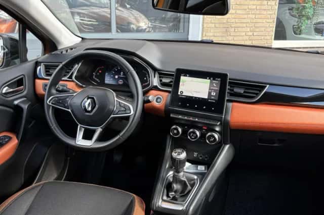 Renault Captur (2021) thumbnail 5